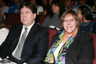 Stephen_Posivak_y_Lisa_Kubiske.jpg