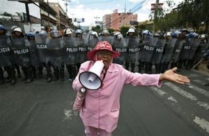 Honduras : La résistance hondurienne dénonce des arrestations massives et des tortures.