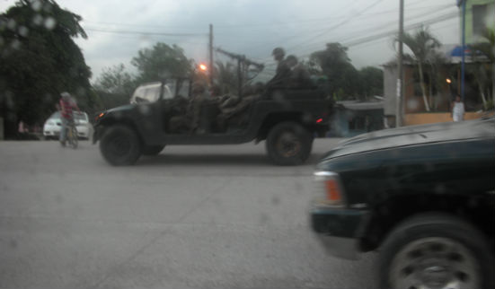 Honduras : Un déploiement militaire digne d&rsquo;une guerre pour des palmiers à huile.