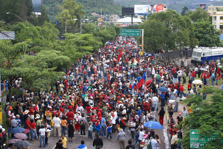 Honduras : Les démonstrations de force populaire inquiètent les putschistes