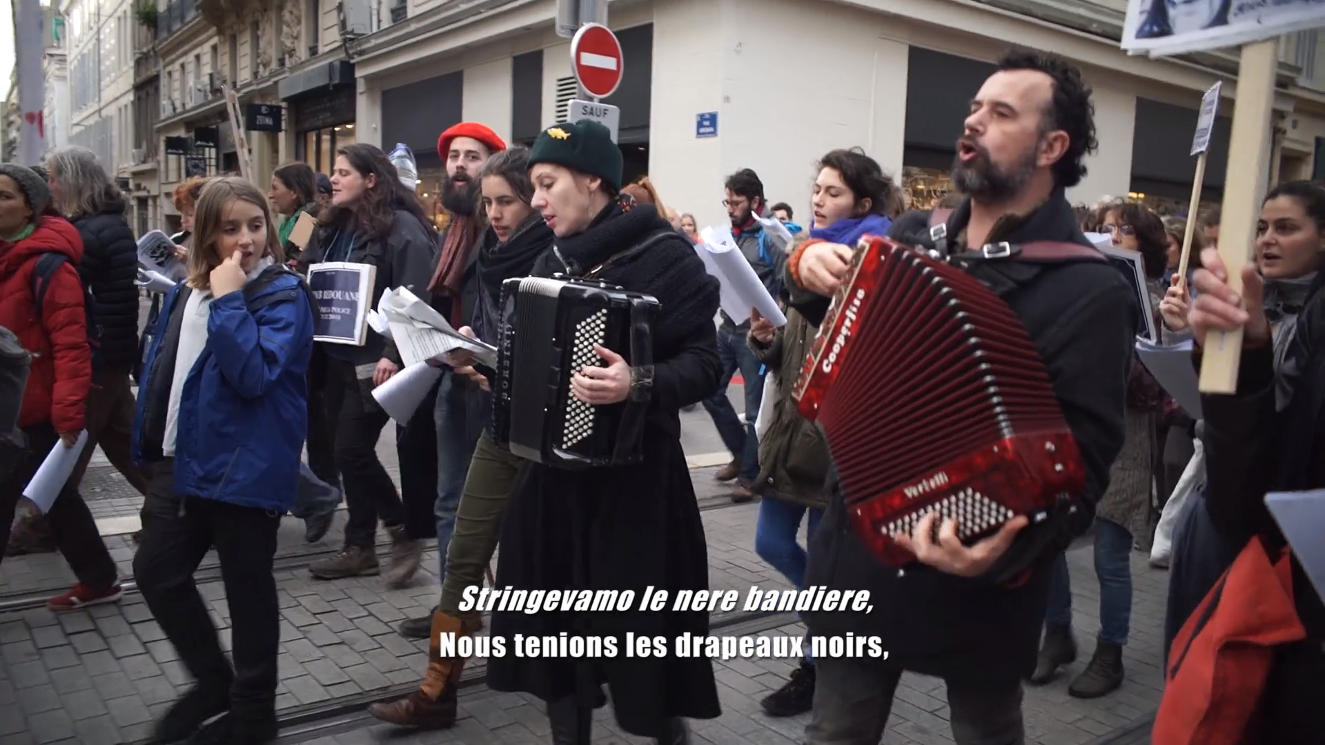 Hommage En Chantant À Pinelli