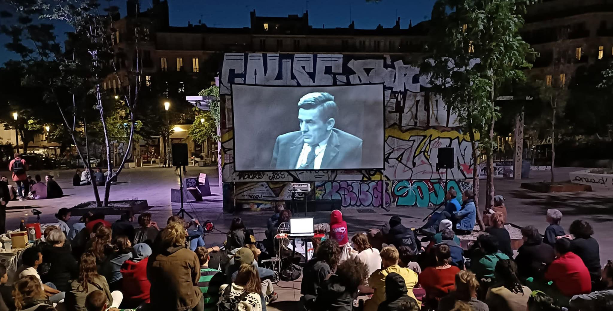 Projection Primitivi sur La Plaine à Marseille